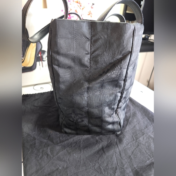 🔥EUC CHANEL VINTAGE TRAVEL LIGNE TOTE BAG - Picture 7 of 14